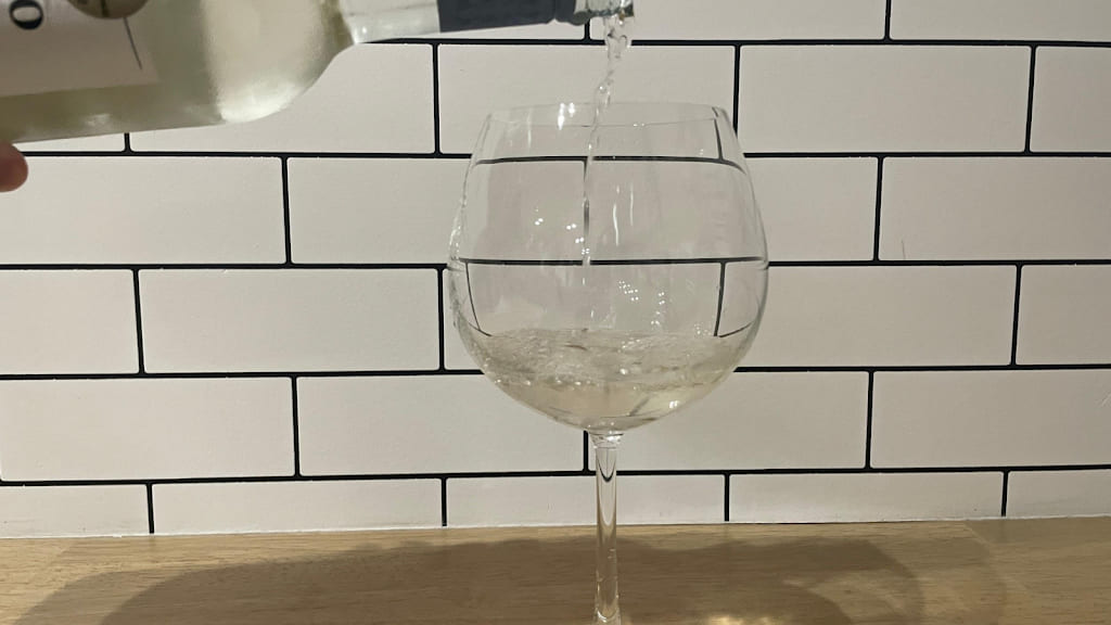 グラスから漂う柑橘系の香り