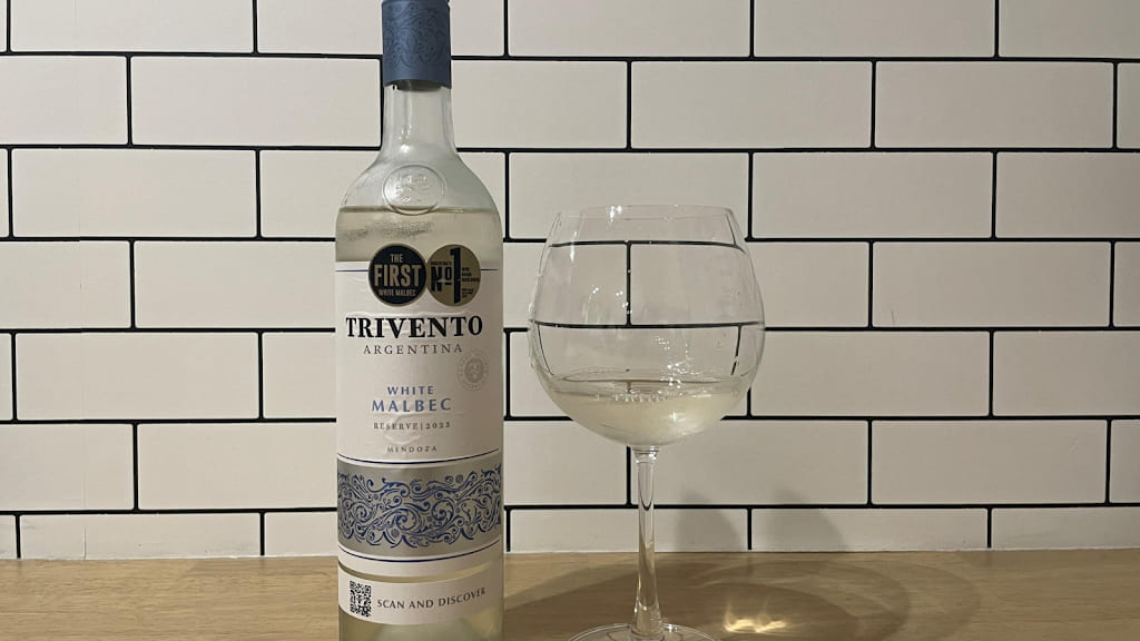 口に広がる爽やかな酸味とほのかな苦味？