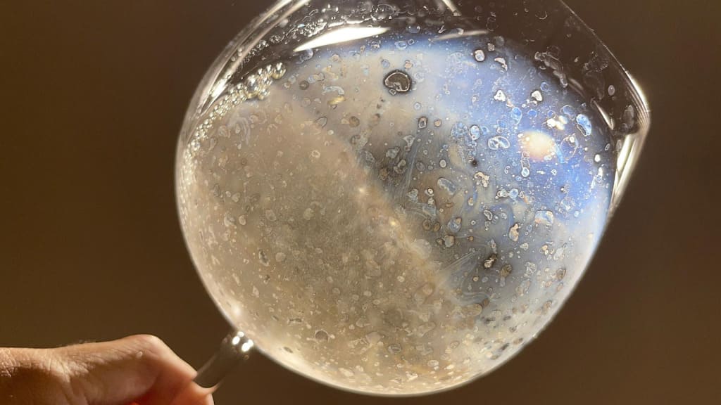 明るいレモンイエローの外観